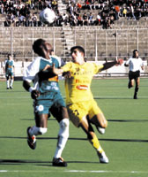  La JS Kabylie se lib�re enfin et �crase l�USM Blida 3-0 avec un doubl� de Oussalah. La JSK est invaincue depuis le 30 novembre dernier.