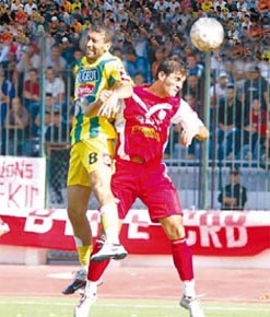 D1/ 24e J. : On n'arr�tte plus la JS Kabylie (De la 1�re � la derni�re place... un championnat chaud)