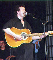 A�t Menguellet c�l�bre ses 40 ans de chansons