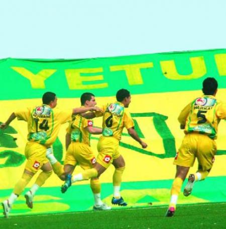 La joie de vaincre et de gagner....JSK