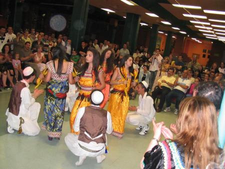  Itran n�Gerger � les  Etoiles du Djurdjura � et le CAM � la  F�te des Enfants de Montr�al.