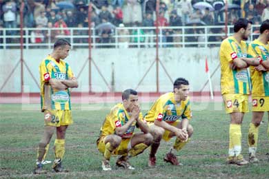 Coupe d�Alg�rie : MCEE 1 - JSK 1 (MCEE qualifi� aux tab 4-3) Bon d�barras !